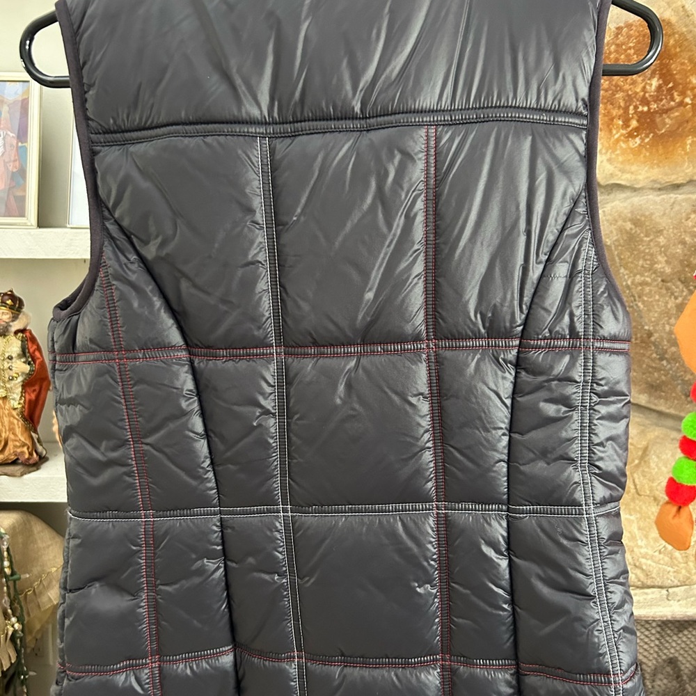 Chic Vest, Perfect For Winter Weather ! - image 3